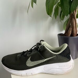 Men Size 10.5 Nike Flex Experience Run 11 Next Nature Running Shoes